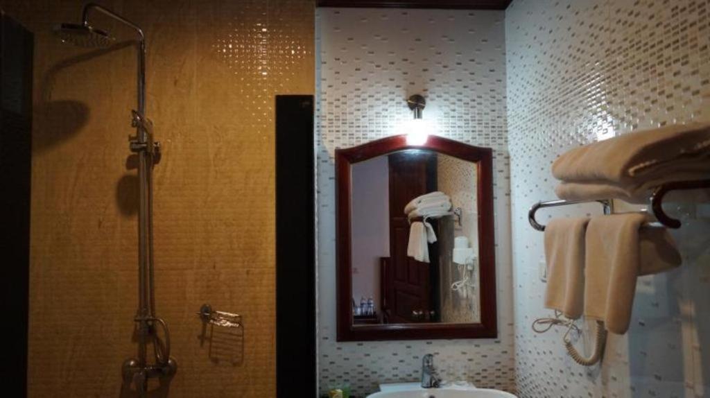 Vansana Hotel Vang Vieng Extérieur photo